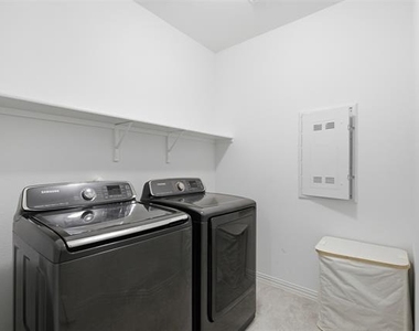 4504 Gilmer Drive - Photo Thumbnail 12