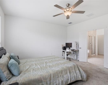4504 Gilmer Drive - Photo Thumbnail 14