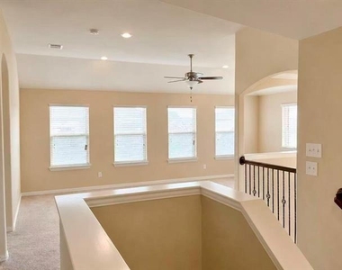 2316 Grant Park Way - Photo Thumbnail 11