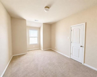 2316 Grant Park Way - Photo Thumbnail 14