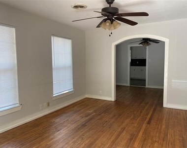 403 Marshall Street - Photo Thumbnail 6