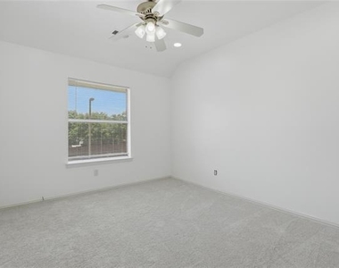 5001 Spicewood Drive - Photo Thumbnail 24