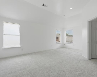 5001 Spicewood Drive - Photo Thumbnail 17