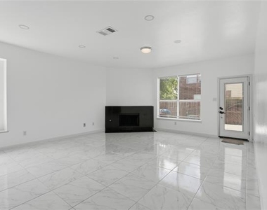5001 Spicewood Drive - Photo Thumbnail 5
