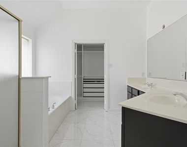 5001 Spicewood Drive - Photo Thumbnail 19