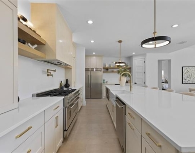 1750 Greenwood Court - Photo Thumbnail 9