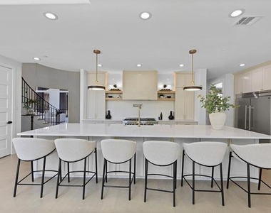 1750 Greenwood Court - Photo Thumbnail 7
