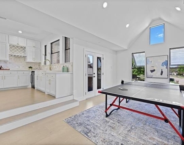 1750 Greenwood Court - Photo Thumbnail 24