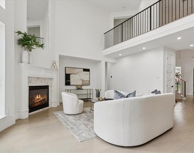 1750 Greenwood Court - Photo Thumbnail 6