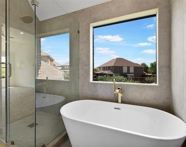 1750 Greenwood Court - Photo Thumbnail 30