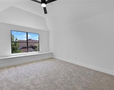 1750 Greenwood Court - Photo Thumbnail 27
