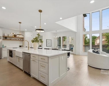 1750 Greenwood Court - Photo Thumbnail 11