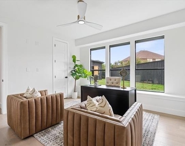 1750 Greenwood Court - Photo Thumbnail 14