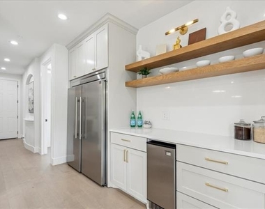 1750 Greenwood Court - Photo Thumbnail 10