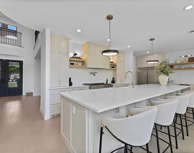 1750 Greenwood Court - Photo Thumbnail 8