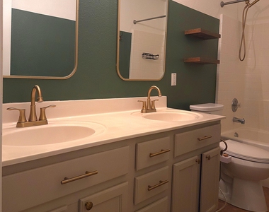 9205 W Villa Rita Drive - Photo Thumbnail 11