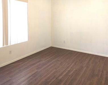 9205 W Villa Rita Drive - Photo Thumbnail 16