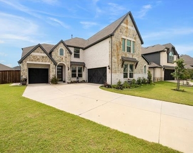 1904 Frediano Lane - Photo Thumbnail 2