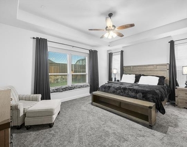 1904 Frediano Lane - Photo Thumbnail 15