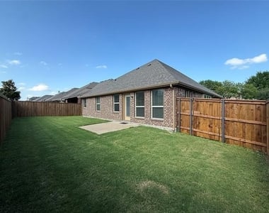 4303 Oak Bluff Drive - Photo Thumbnail 37