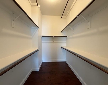 4303 Oak Bluff Drive - Photo Thumbnail 21