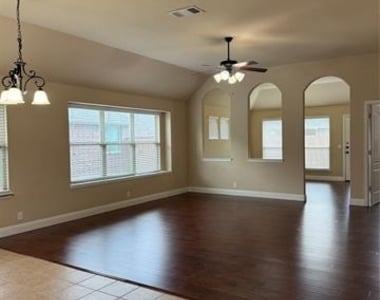 4303 Oak Bluff Drive - Photo Thumbnail 3
