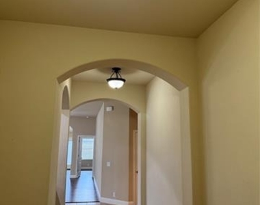 4303 Oak Bluff Drive - Photo Thumbnail 2