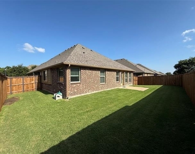 4303 Oak Bluff Drive - Photo Thumbnail 35