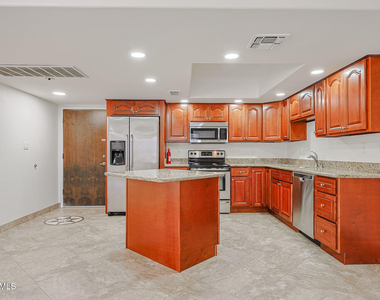 7920 E Camelback Road - Photo Thumbnail 4