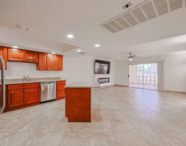 7920 E Camelback Road - Photo Thumbnail 7