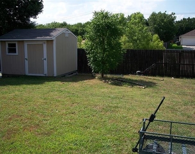 1353 Barclay Drive - Photo Thumbnail 4