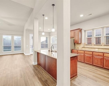 2412 Kemerton - Photo Thumbnail 6