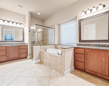 2412 Kemerton - Photo Thumbnail 17