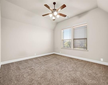 2412 Kemerton - Photo Thumbnail 12