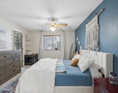 4150 E Cactus Road - Photo Thumbnail 19