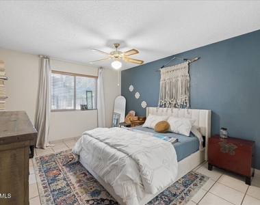 4150 E Cactus Road - Photo Thumbnail 17
