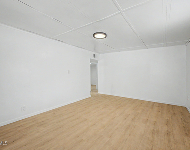 2038 E Lemon Street - Photo Thumbnail 4