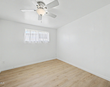 2038 E Lemon Street - Photo Thumbnail 16