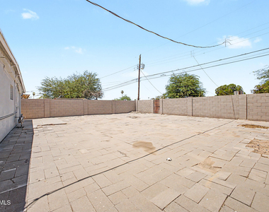 2038 E Lemon Street - Photo Thumbnail 24