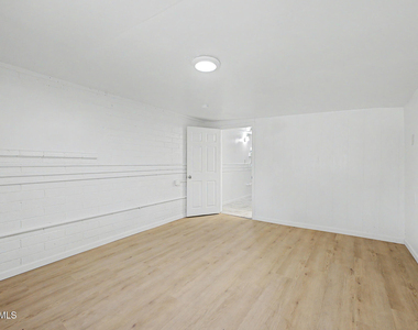 2038 E Lemon Street - Photo Thumbnail 21