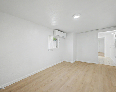 2038 E Lemon Street - Photo Thumbnail 9