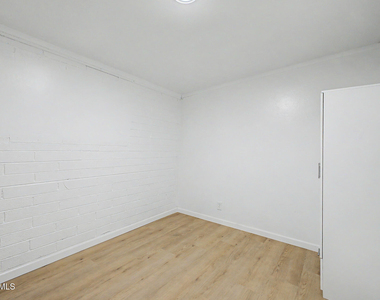 2038 E Lemon Street - Photo Thumbnail 14