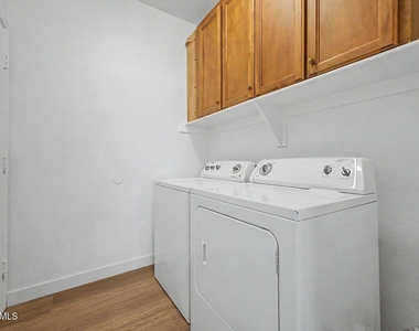 8868 W Laurel Lane - Photo Thumbnail 19
