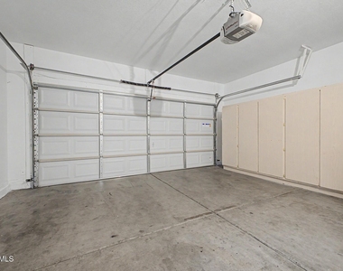 8868 W Laurel Lane - Photo Thumbnail 17