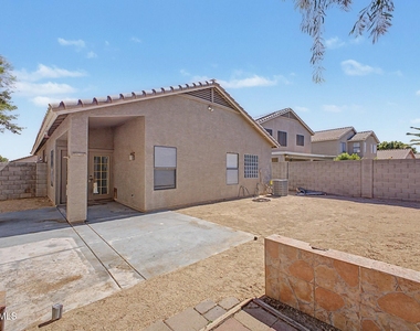 8868 W Laurel Lane - Photo Thumbnail 32