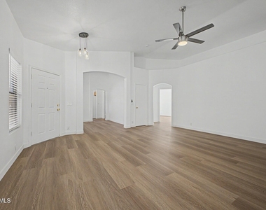 8868 W Laurel Lane - Photo Thumbnail 6