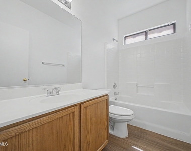 8868 W Laurel Lane - Photo Thumbnail 21