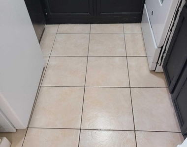 2674 N 43rd Avenue - Photo Thumbnail 4