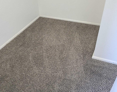 2674 N 43rd Avenue - Photo Thumbnail 7