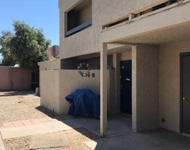 2674 N 43rd Avenue - Photo Thumbnail 3